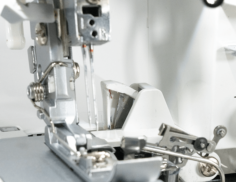 Automatischer Fadenabschneider für die Leerkette