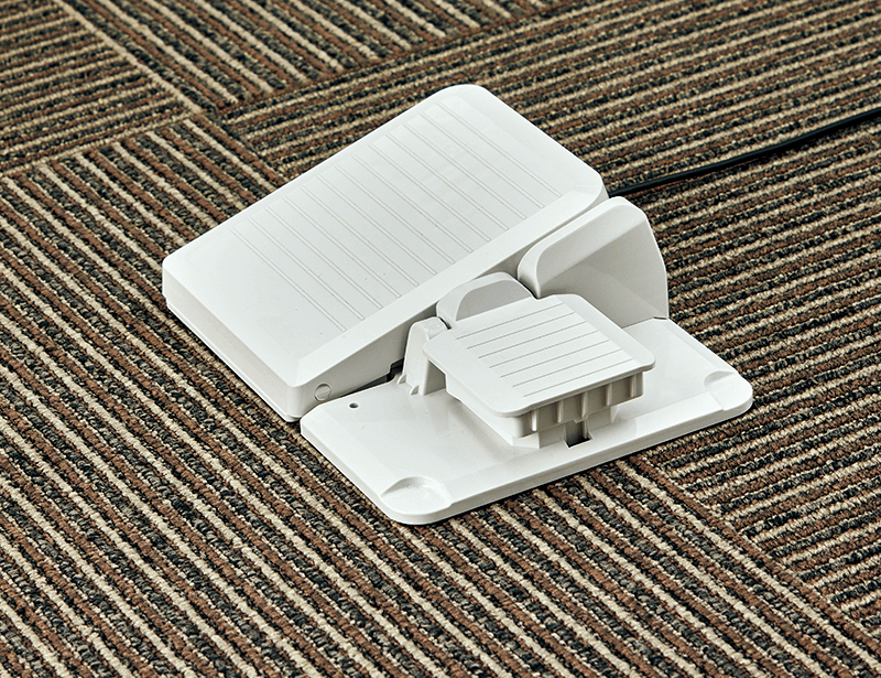 Bedienung per Knopfdruck und Pedal